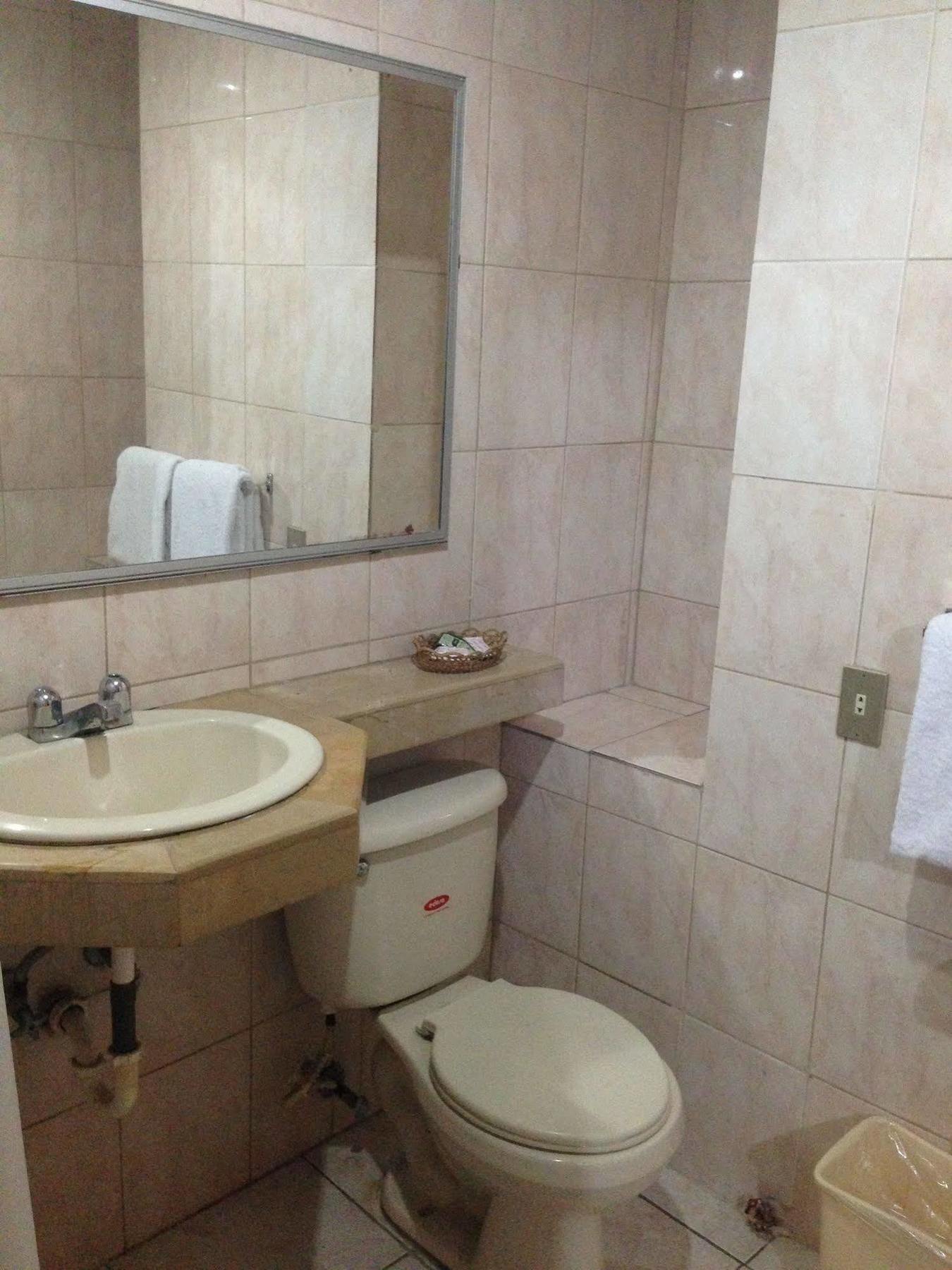 Hotel Rizzo جواياكيل المظهر الخارجي الصورة